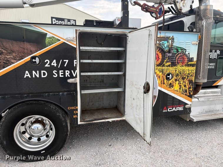 image for item FK4126 2010 Peterbilt 337 utility / service truck