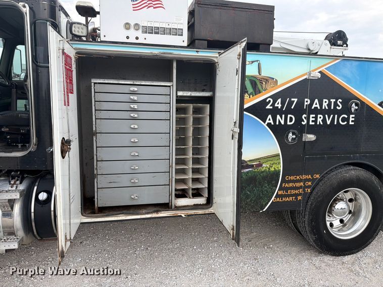 image for item FK4126 2010 Peterbilt 337 utility / service truck