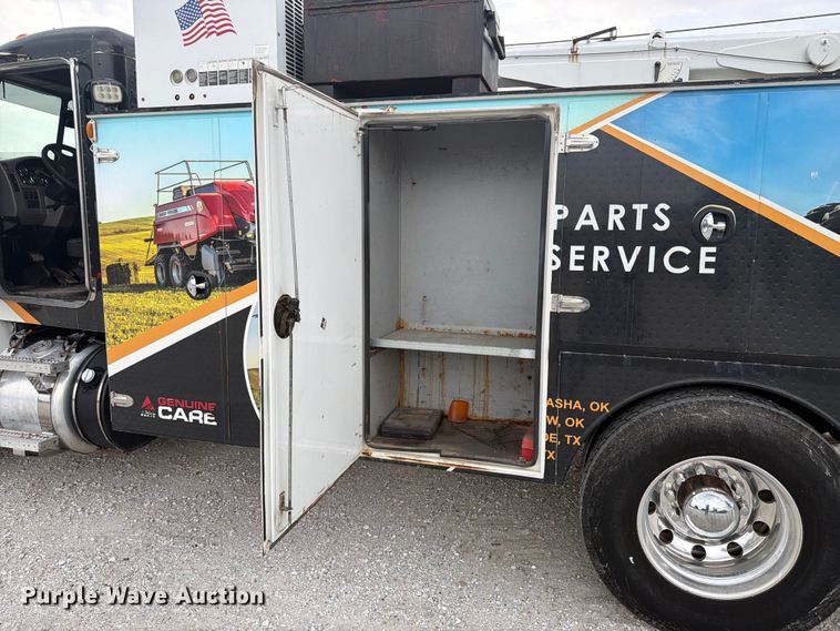 image for item FK4126 2010 Peterbilt 337 utility / service truck