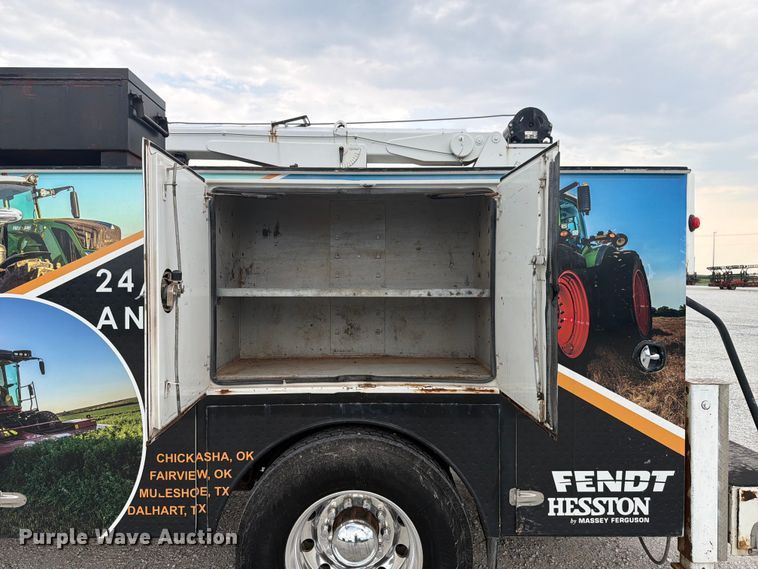 image for item FK4126 2010 Peterbilt 337 utility / service truck