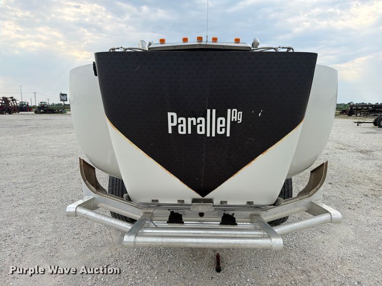 image for item FK4126 2010 Peterbilt 337 utility / service truck