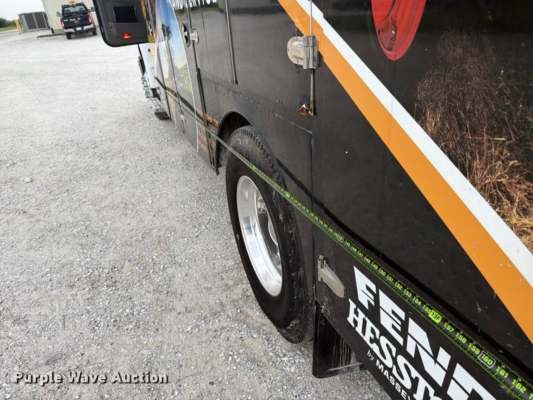 image for item FK4126 2010 Peterbilt 337 utility / service truck