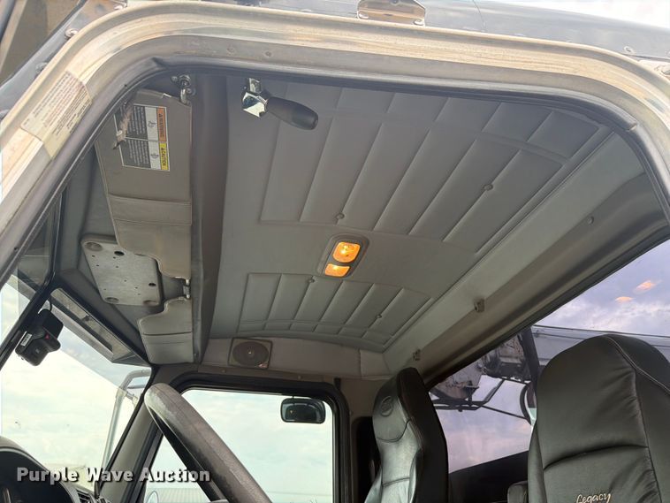 image for item FK4126 2010 Peterbilt 337 utility / service truck