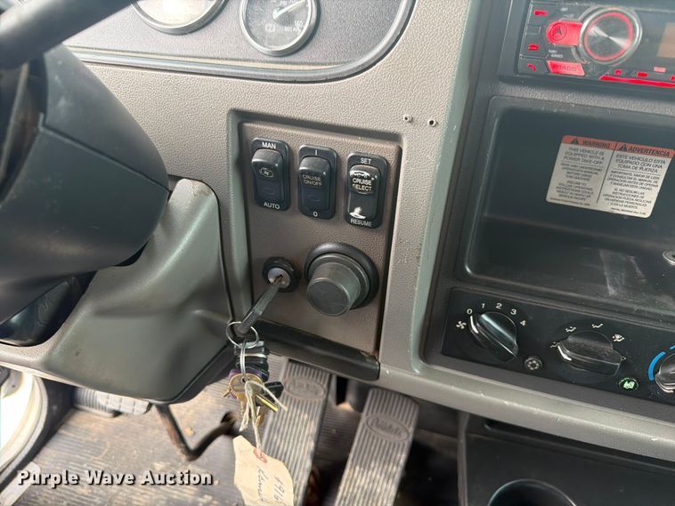 image for item FK4126 2010 Peterbilt 337 utility / service truck