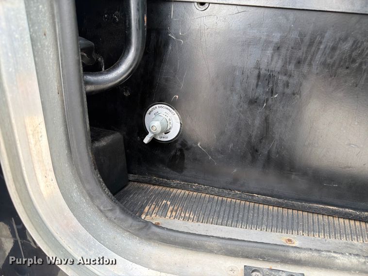 image for item FK4126 2010 Peterbilt 337 utility / service truck