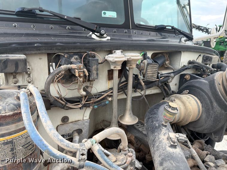 image for item FK4126 2010 Peterbilt 337 utility / service truck