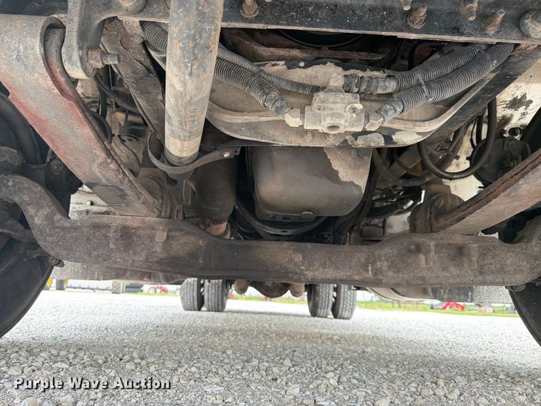 image for item FK4126 2010 Peterbilt 337 utility / service truck