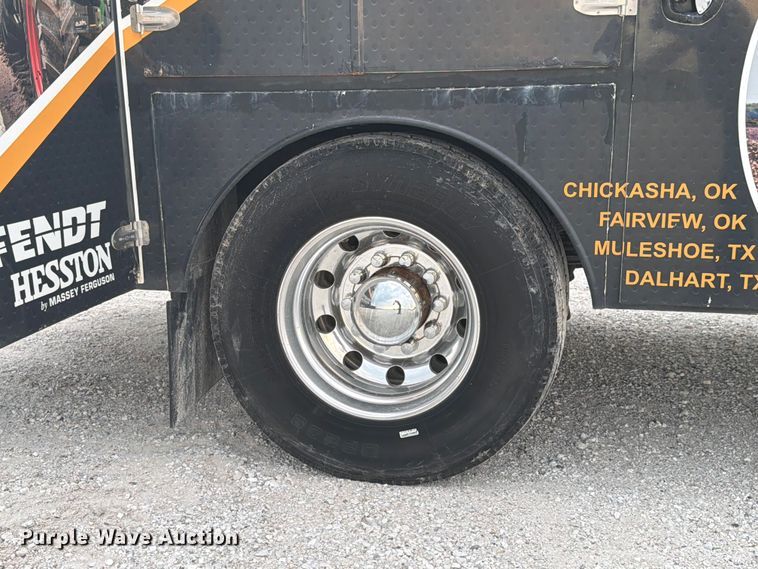 image for item FK4126 2010 Peterbilt 337 utility / service truck