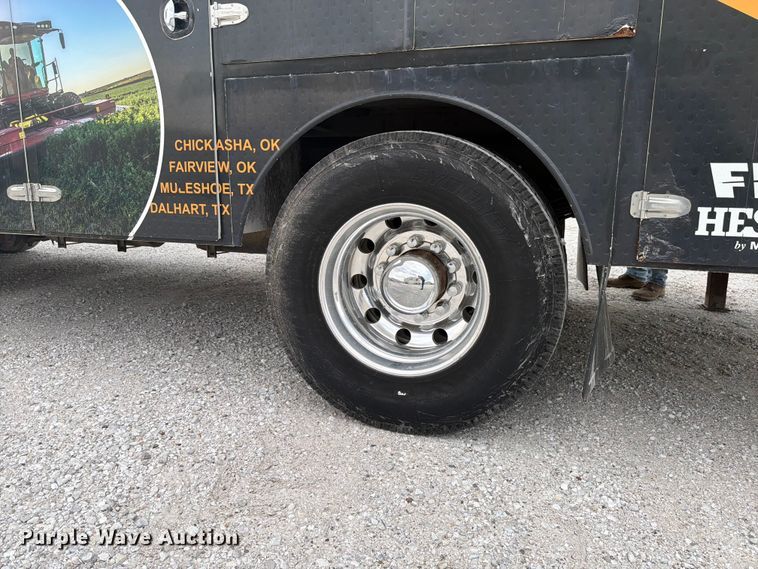 image for item FK4126 2010 Peterbilt 337 utility / service truck