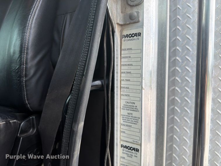 image for item FK4126 2010 Peterbilt 337 utility / service truck