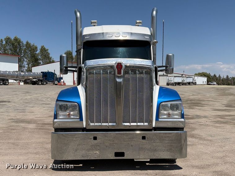 image for item FK4549 2023 Kenworth W990 semi truck