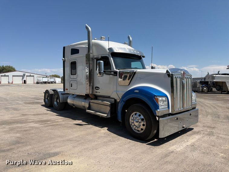 image for item FK4549 2023 Kenworth W990 semi truck