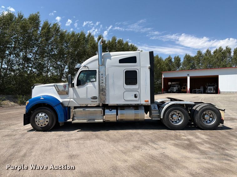 image for item FK4549 2023 Kenworth W990 semi truck