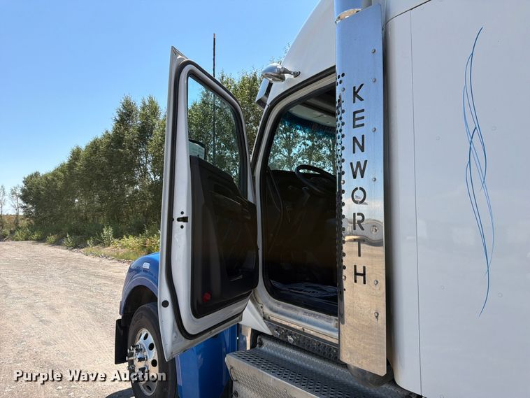image for item FK4549 2023 Kenworth W990 semi truck