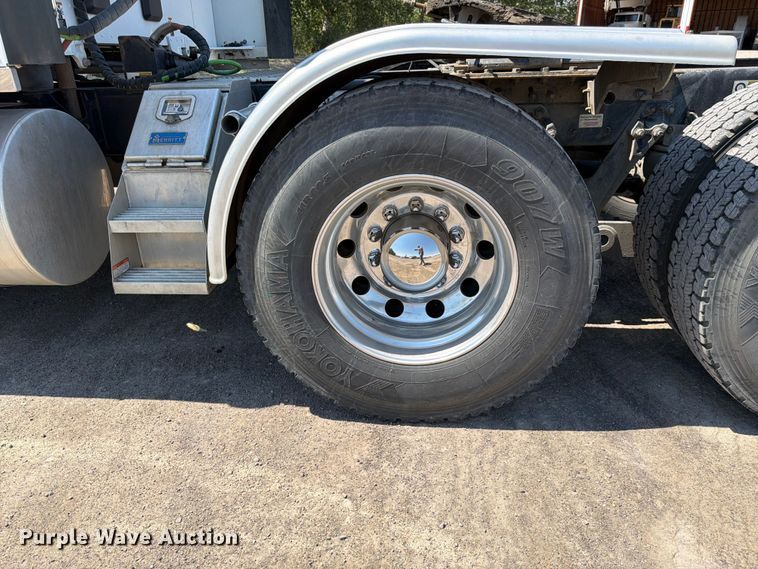 image for item FK4549 2023 Kenworth W990 semi truck