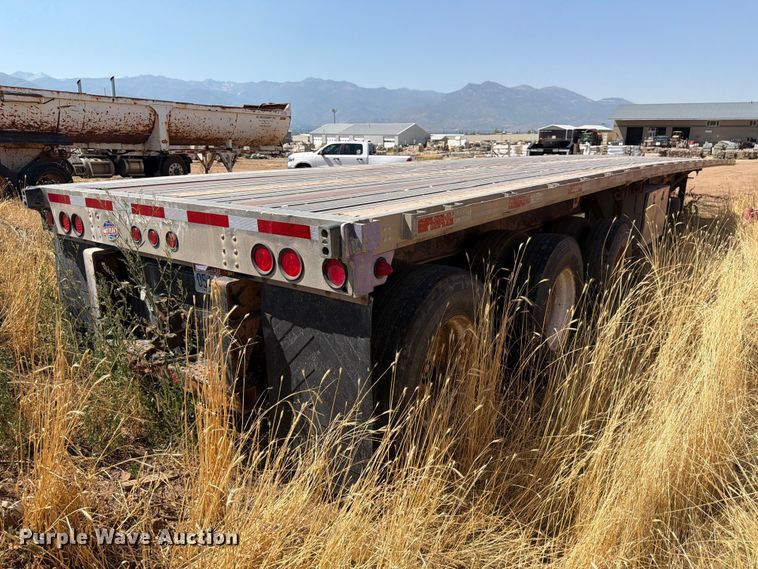 image for item FK4567 2000 Utility Trailer Manufacturer flatbed trailer