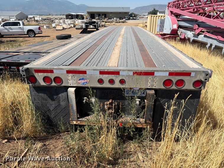 image for item FK4567 2000 Utility Trailer Manufacturer flatbed trailer