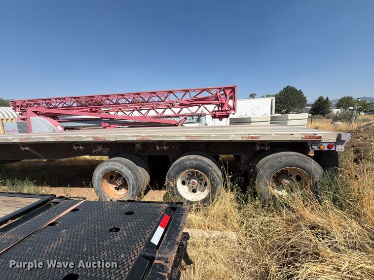 image for item FK4567 2000 Utility Trailer Manufacturer flatbed trailer