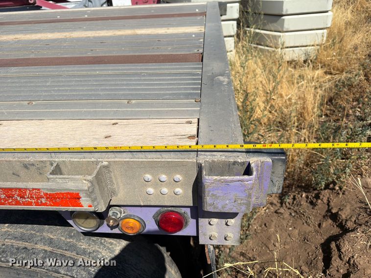 image for item FK4567 2000 Utility Trailer Manufacturer flatbed trailer