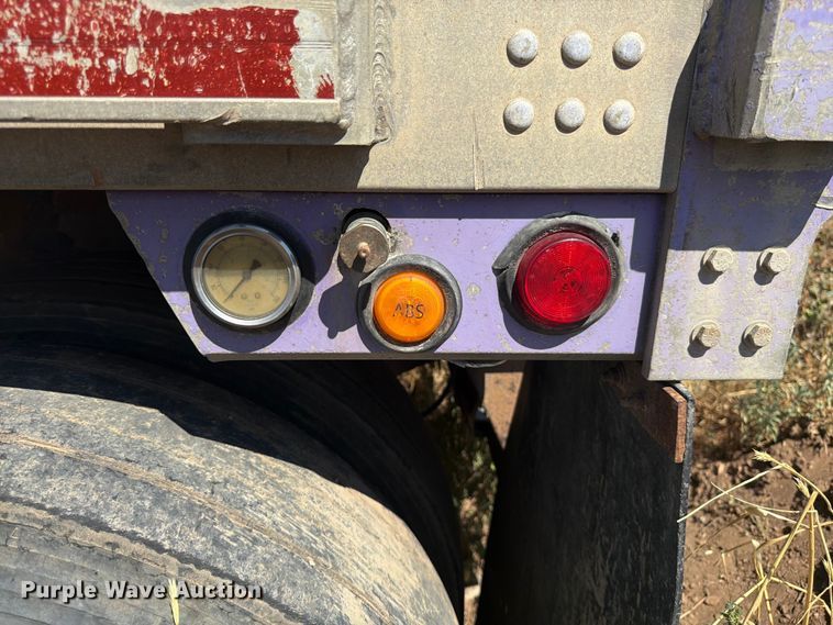 image for item FK4567 2000 Utility Trailer Manufacturer flatbed trailer