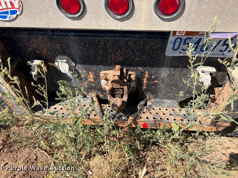 image for item FK4567 2000 Utility Trailer Manufacturer flatbed trailer