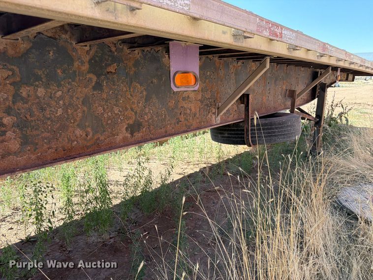 image for item FK4567 2000 Utility Trailer Manufacturer flatbed trailer