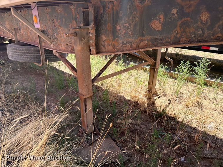 image for item FK4567 2000 Utility Trailer Manufacturer flatbed trailer