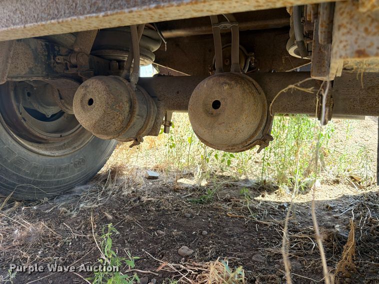 image for item FK4567 2000 Utility Trailer Manufacturer flatbed trailer