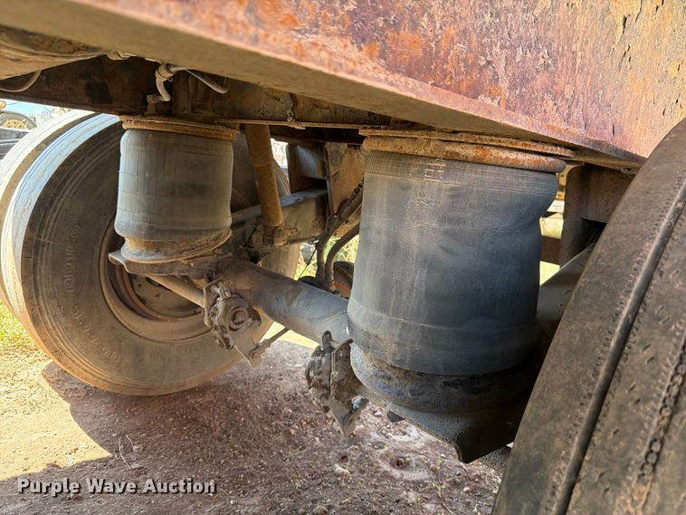 image for item FK4567 2000 Utility Trailer Manufacturer flatbed trailer