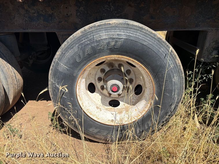 image for item FK4567 2000 Utility Trailer Manufacturer flatbed trailer