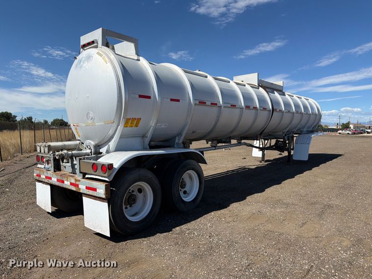 image for item FM7615 1976 Fruehauf pneumatic dry bulk trailer