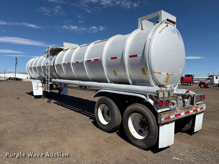 image for item FM7615 1976 Fruehauf pneumatic dry bulk trailer