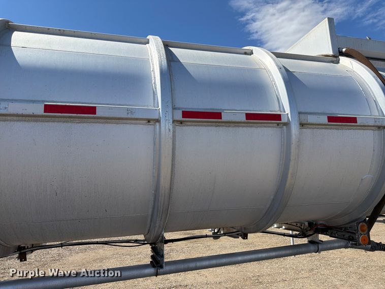 image for item FM7615 1976 Fruehauf pneumatic dry bulk trailer