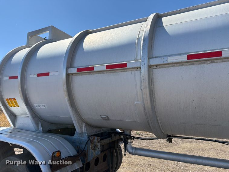 image for item FM7615 1976 Fruehauf pneumatic dry bulk trailer