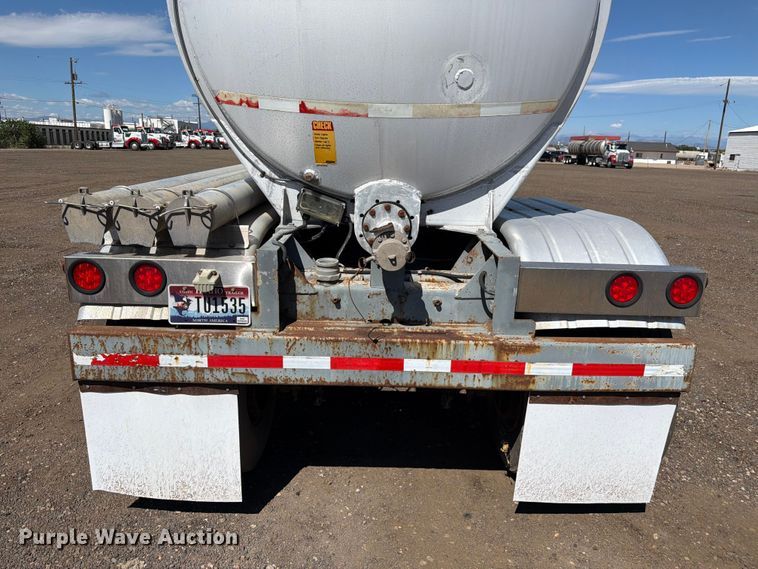 image for item FM7615 1976 Fruehauf pneumatic dry bulk trailer