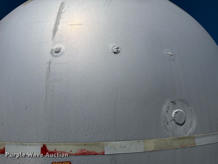 image for item FM7615 1976 Fruehauf pneumatic dry bulk trailer