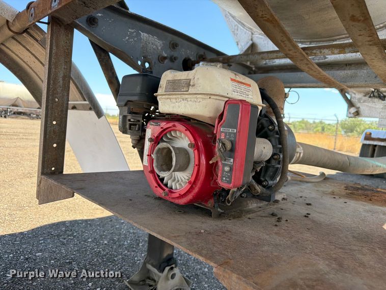 image for item FM7615 1976 Fruehauf pneumatic dry bulk trailer