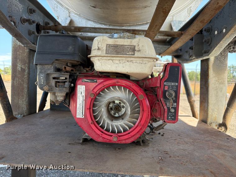 image for item FM7615 1976 Fruehauf pneumatic dry bulk trailer