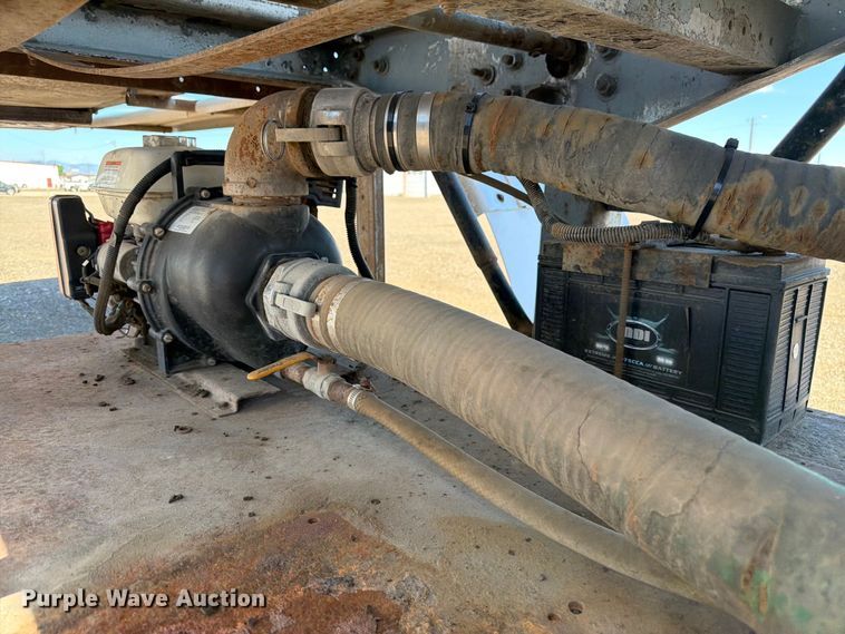image for item FM7615 1976 Fruehauf pneumatic dry bulk trailer