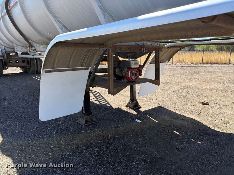 image for item FM7615 1976 Fruehauf pneumatic dry bulk trailer