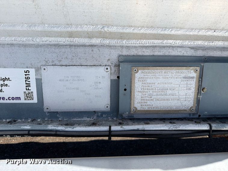 image for item FM7615 1976 Fruehauf pneumatic dry bulk trailer