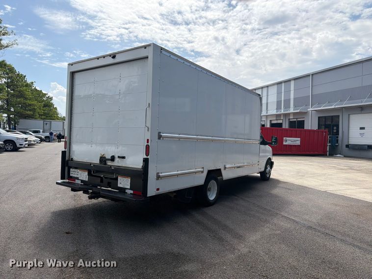 image for item FN2019 2021 GMC Savana box truck