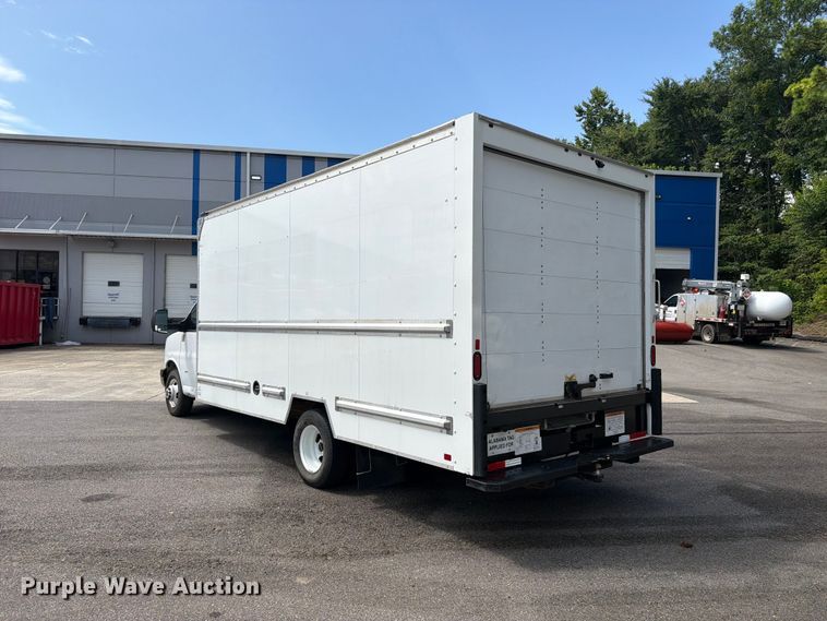 image for item FN2019 2021 GMC Savana box truck