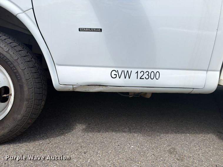 image for item FN2019 2021 GMC Savana box truck