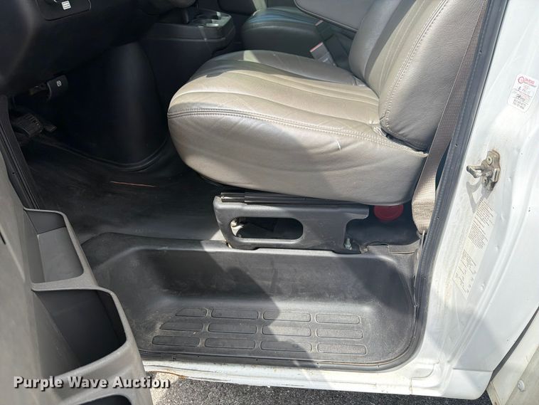 image for item FN2019 2021 GMC Savana box truck