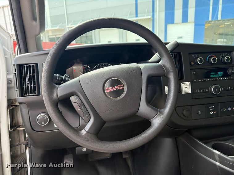 image for item FN2019 2021 GMC Savana box truck