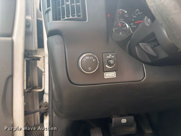 image for item FN2019 2021 GMC Savana box truck
