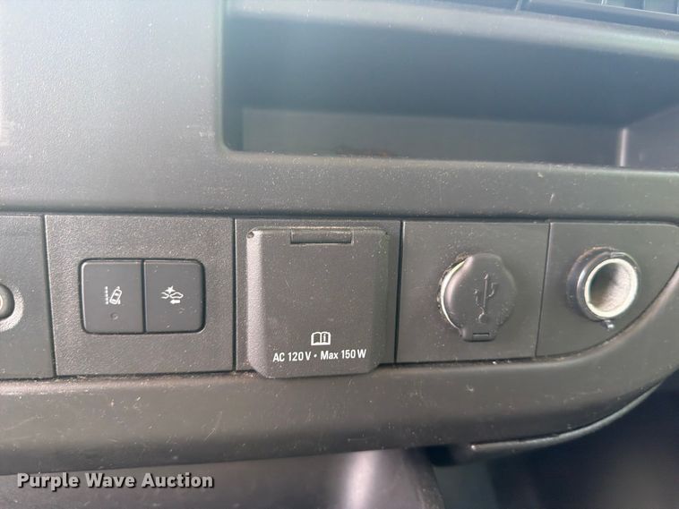 image for item FN2019 2021 GMC Savana box truck