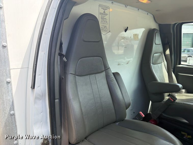 image for item FN2019 2021 GMC Savana box truck