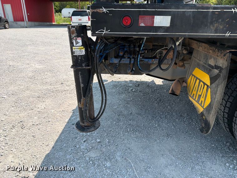 image for item FN2546 2012 Ford F550 Super Duty flatbed truck